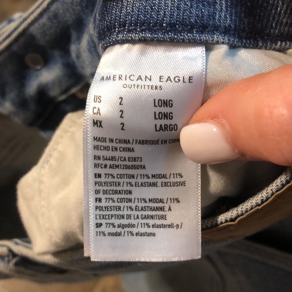 American Eagle AE Stretch Ripped Curvy Mom Jean - Picture 14 of 14